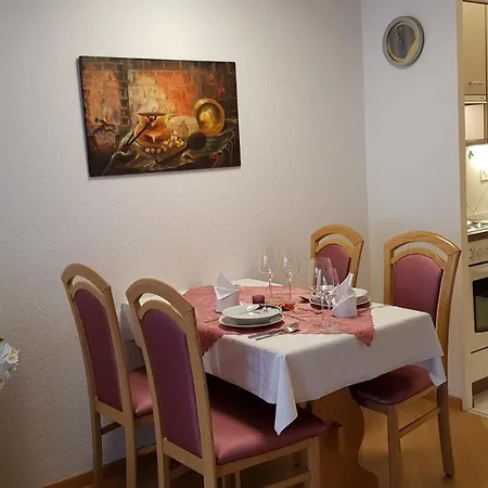 Laerchenwald 406 アパート *